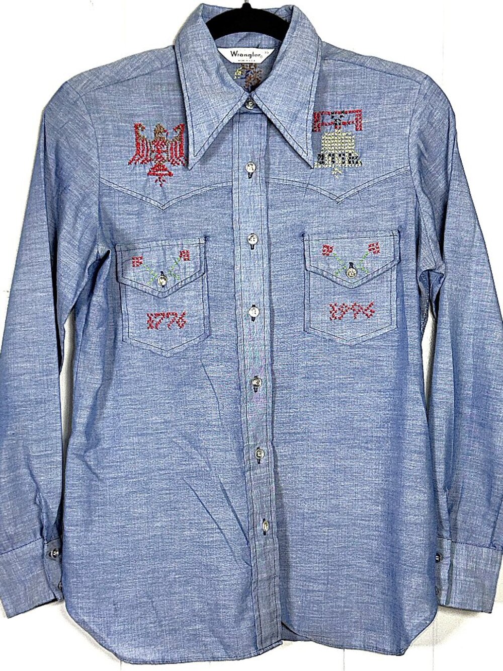 VTG Wrangler Chambray Embroidered Bicentennial Eagle 1776-1996 Button Shirt 36 - Picture 1 of 15